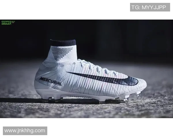 高颜值足球球星推荐鞋款一览 让你也能穿上同款装备展现风采 高颜值足球球星推荐鞋款一览 让你也能穿上同款装备展现风采